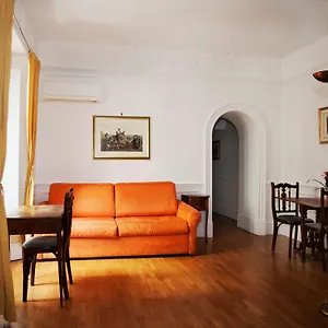 Martina House Alojamento de Acomodação e Pequeno-almoço Roma