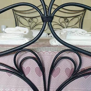 https://white-suite-bb.lecce-hotels.com